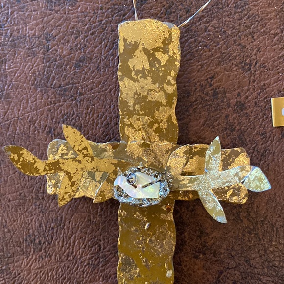 Thin Metal Cross/Ornament with Dove in a Nest - Picture 6 of 7